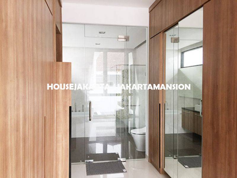 HR999 House for rent sewa lease at Pondok Indah